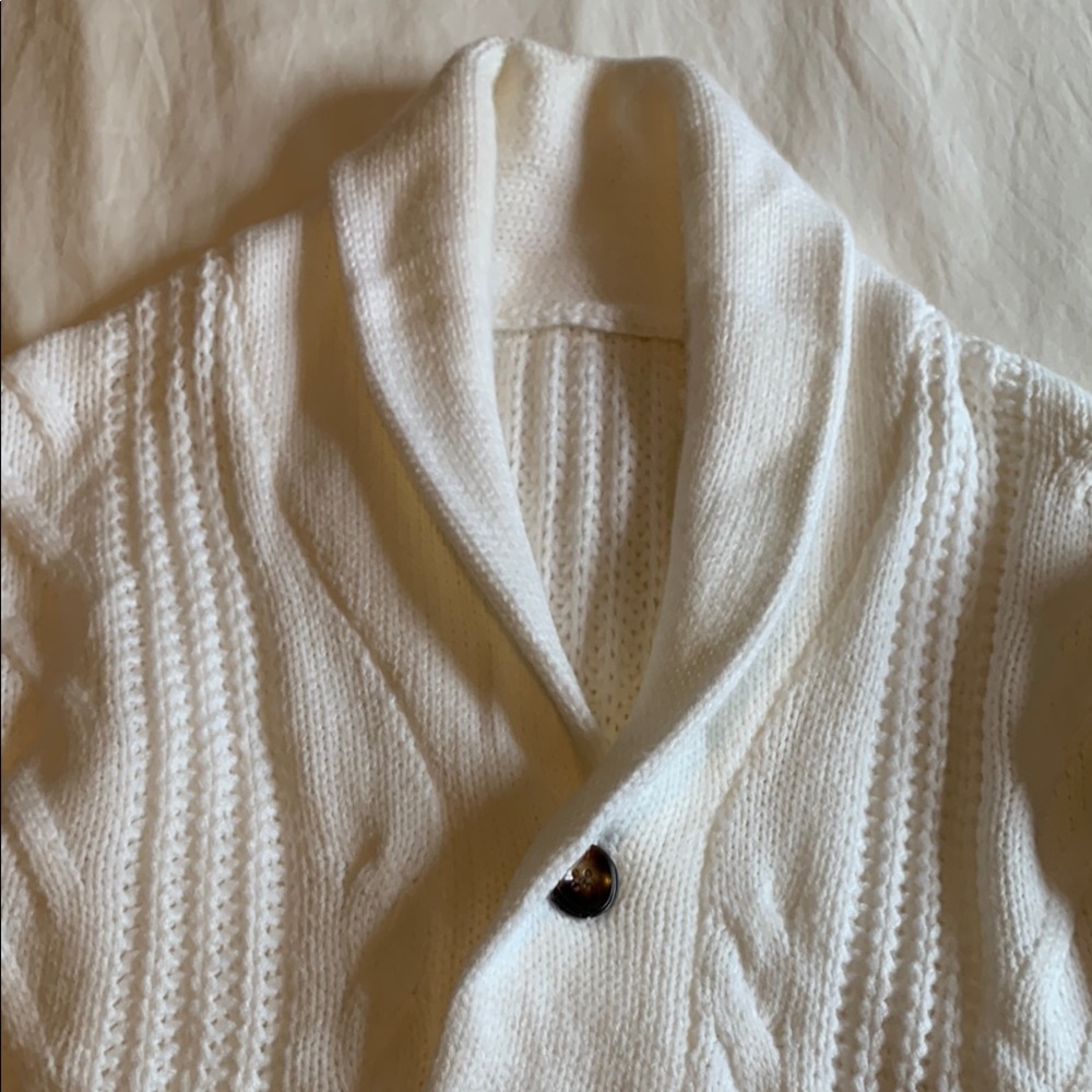 Cozy White Men’s X-Large Cable Knit Cardigan - Picture 7 of 8